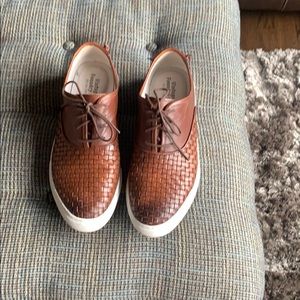 Leather boat shoes